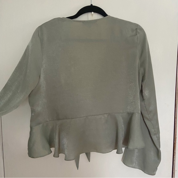 Missguided Front Tie Peplum Blouse with Flute Sleeves - Picture 6 of 6